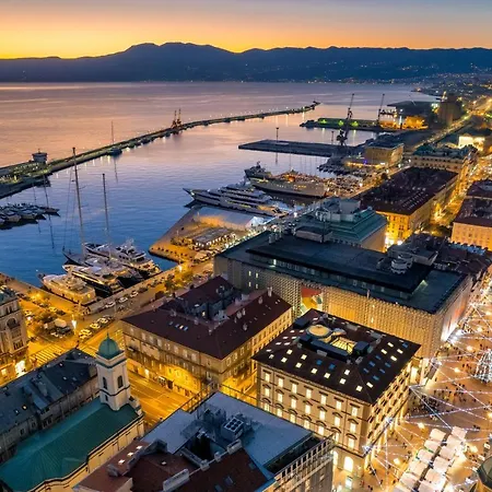 Lux Sky View Apartman *