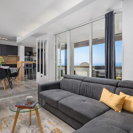 Lux Sky View Apartment