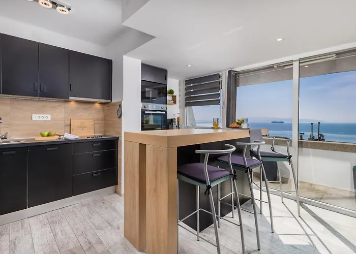 Lux Sky View *